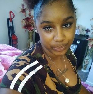 Meet your Posher, Tylivia